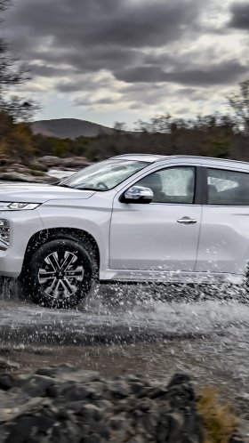 Обои Мицубиси Моторс, легковые автомобили, mitsubishi pajero спорт, mitsubishi pajero sport превзойти, mitsubishi для Google Pixel XL, Meizu Pro 7, Nokia 8, HTC U, Huawei P10 Quad HD, заставка, 1440x2560 картинка