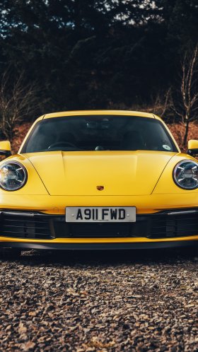 Обои porsche 911 carrera 4s желтый, Порше, легковые автомобили, спорткар, 2019 Порше 911 Каррера 4С для Google Pixel XL, Meizu Pro 7, Nokia 8, HTC U, Huawei P10 Quad HD, заставка, 1440x2560 картинка