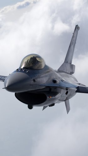 Обои самолеты F 16 Файтинг Фолкон, военный самолет, самолеты, реактивный самолет, самолет для Google Pixel XL, Meizu Pro 7, Nokia 8, HTC U, Huawei P10 Quad HD, заставка, 1440x2560 картинка