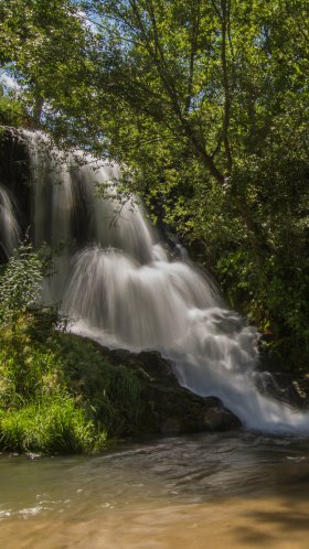 Обои водопад, водоем, гидроресурсы, природа, вода для Google Pixel XL, Meizu Pro 7, Nokia 8, HTC U, Huawei P10 Quad HD, заставка, 1440x2560 картинка