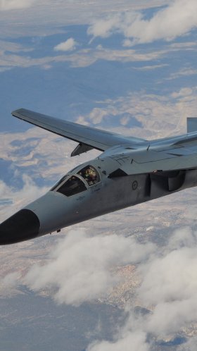 Обои Дженерал Дайнэмикс F-111 Муравьед, самолеты, военный самолет, самолет, авиация для Google Pixel XL, Meizu Pro 7, Nokia 8, HTC U, Huawei P10 Quad HD, заставка, 1440x2560 картинка