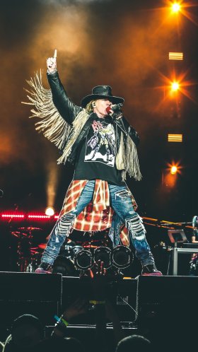 Обои Not in This Lifetime Tour, Guns N Roses, концерт, Представление, развлечение для Google Pixel XL, Meizu Pro 7, Nokia 8, HTC U, Huawei P10 Quad HD, заставка, 1440x2560 картинка