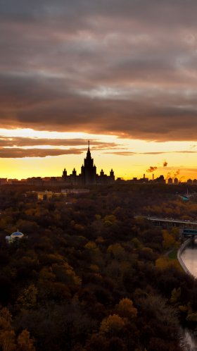 Обои Московский государственный университет, закат, горизонт, вечер, облако для Google Pixel XL, Meizu Pro 7, Nokia 8, HTC U, Huawei P10 Quad HD, заставка, 1440x2560 картинка